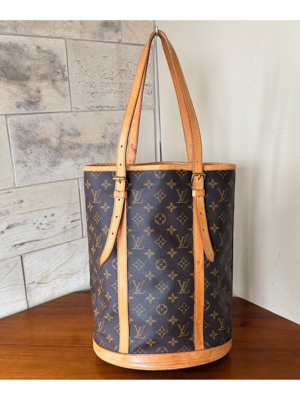 ♥️ELEGANT♥️LOUIS VUITTON BUCKET GM SHOULDER BAG